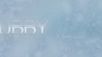 Flori si bomboane in schimbul unei partide de sex