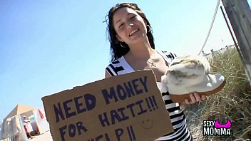 Creata draguta nevoita sa faca sex pentru bani