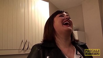 Grasana luata la pula brutal de tanar amorezat dornic de sex