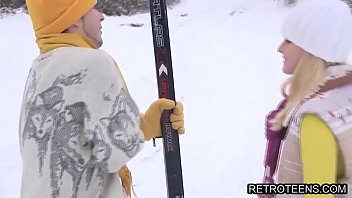 Sky pe partie la Predeal si sex in cabana incalzita cu lemne