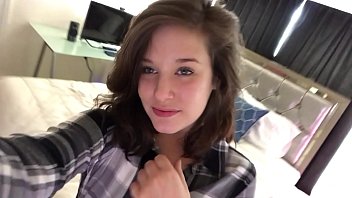 Spionata sora vitrega cedeaza la pula pentru stergerea pozelor indecente