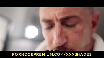 Pasional sex cu pula unsa in ulei si frecata de pizda fetei