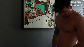 Futacioasa latina in calduri penetrata de un tanar viril de 21 ani