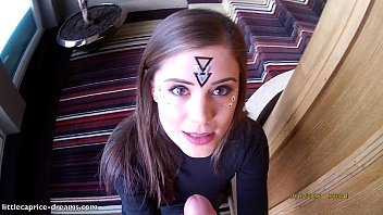 Limbi in vagin cu stripperita la sepereu in club de fitze