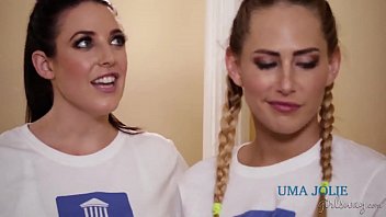 Trei lesbiene isi ling pizdele si au orgasme multiple