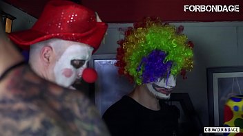 Curva chemata pentru sex in grup cu barbati de la circ