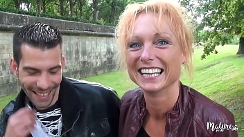 Mendy o matura nesatula sex in padure cu tanar dotat