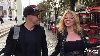 Matura la 60 de ani platita pentru sex