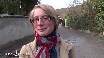 Matura frantuzoaica o ia in pizda si in cur si sperma o vrea pe tate