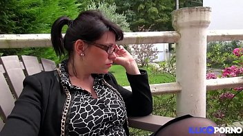 Porno cu un vecin si sperma in pizda