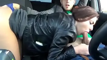 Sex oral in masina cu o romanca film xxx amatorial