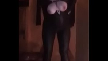 Stapana care domina sclavi totul in limba romana