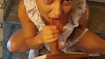 Film porno romanesc cu Rosalina Love cand suge pula