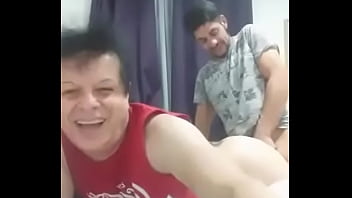 Porno in romana cu o matura care vrea limbi in pizda