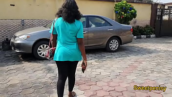 Porno cu negresa de la curatenie care face sex pe la spate