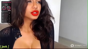 Pizda romanca cu silicoane show la web