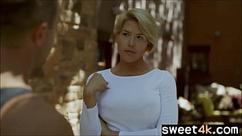 Futai pervers blonda se fute cu un musculos