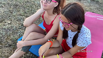 Film porno cu femeile inalte care se fut foarte bine in grup