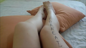 Isi filmeaza femeia cand o fute xxl