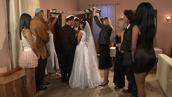 Barbat cei rupe pizda unei brunete porno cu mirese vaduve muiste