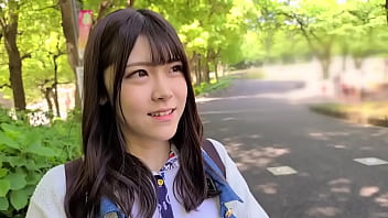 O asiatica draguta face porno cu un roman intr-un parc din bucuresti